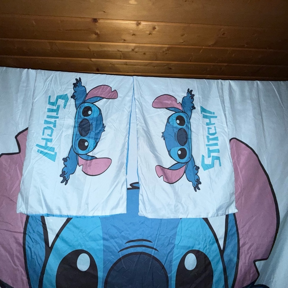 Disney Lilo & Stitch-Stitch Duvet Cover & Pillow Case set. 86”X86” - Picture 2 of 2